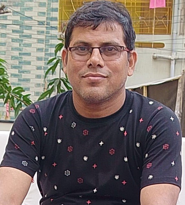 Computer hardware Laptop printer parts seller Debashish Chakraborty in Sodepur